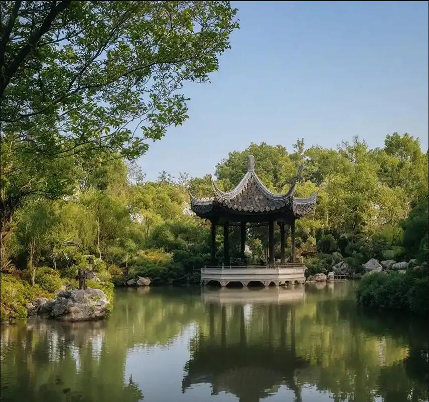 丽水莲都倾城餐饮有限公司